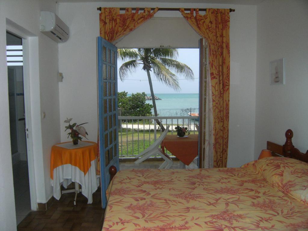 Le Gligli Bed & Breakfast Le Gosier  Exterior photo